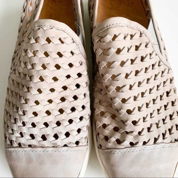 Seychelles Latest Fashion Sneaker - Picture 5 of 13